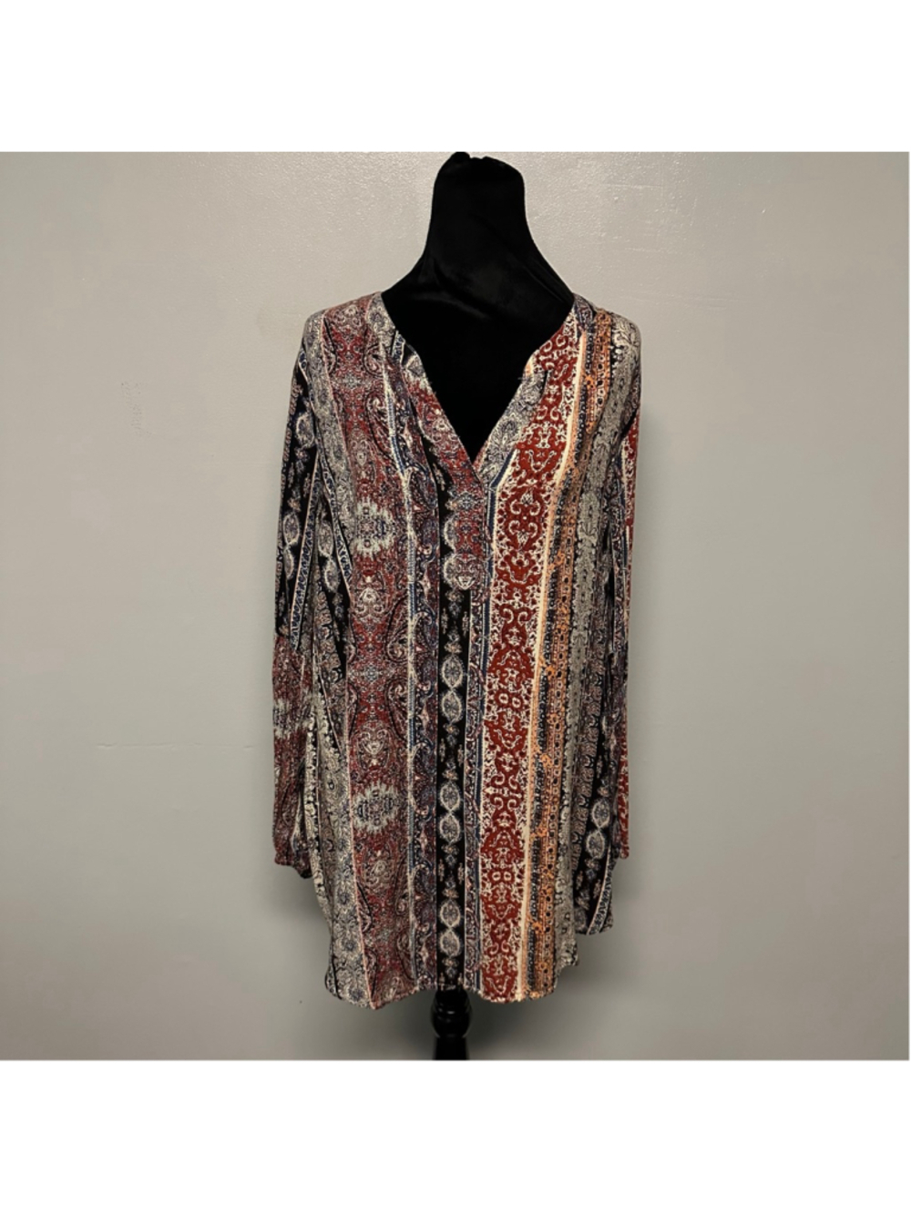 Umgee Tunic top women’s Medium boho Red Blue Paisley Striped Long Sleeve